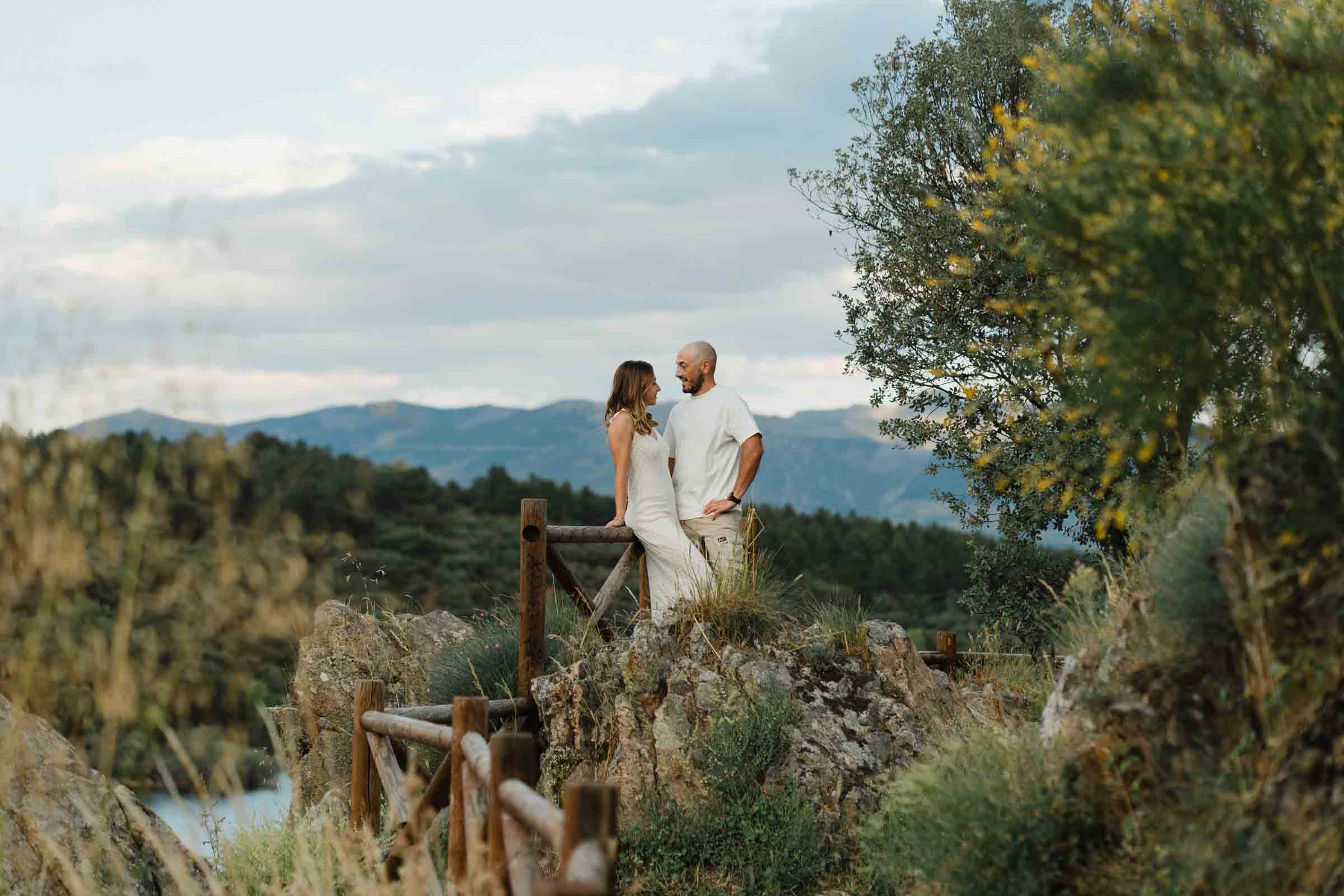 Gracia and Arse engagement session in Buitrago del Lozoya overlooking the river