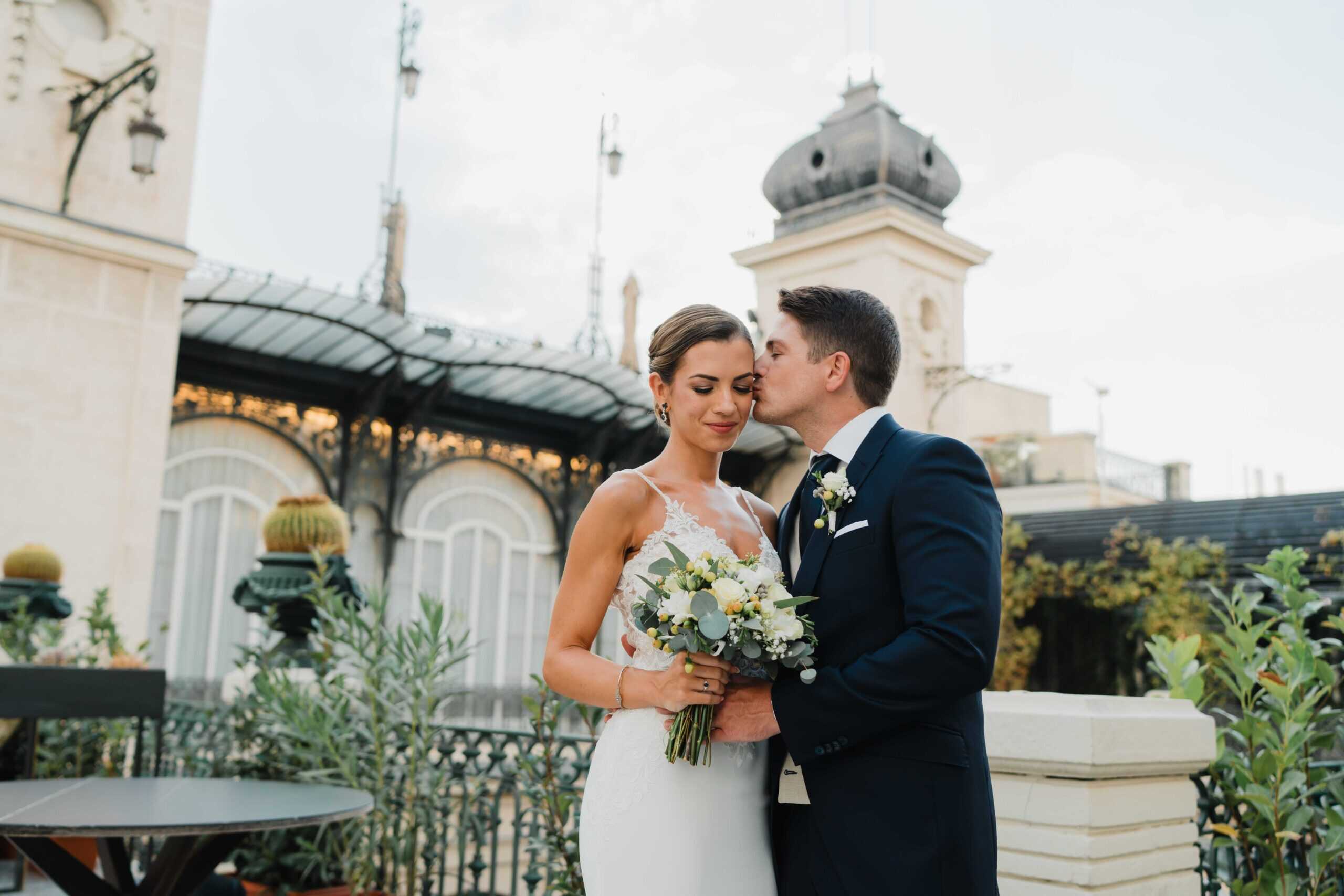 Miami wedding videographer filming first dance